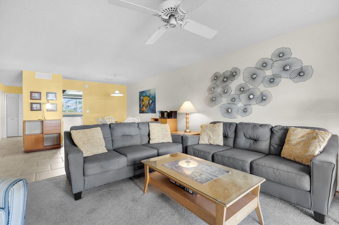 601 W Ocean Drive, Unit 410, Key Colony, FL 33051 Photo