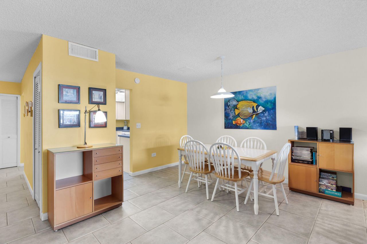 601 W Ocean Drive, Unit 410, Key Colony, FL 33051 Photo