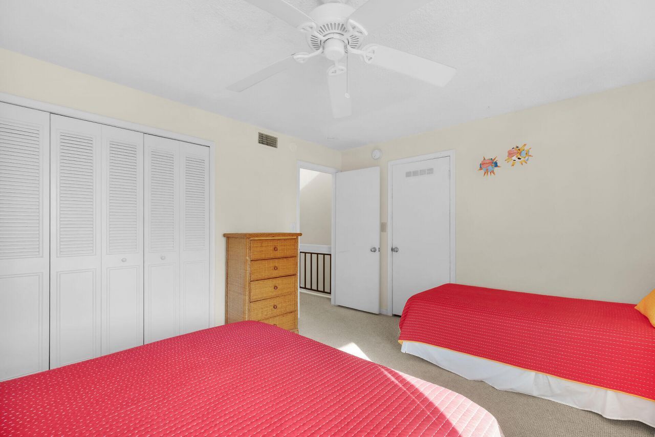 601 W Ocean Drive, Unit 410, Key Colony, FL 33051 Photo