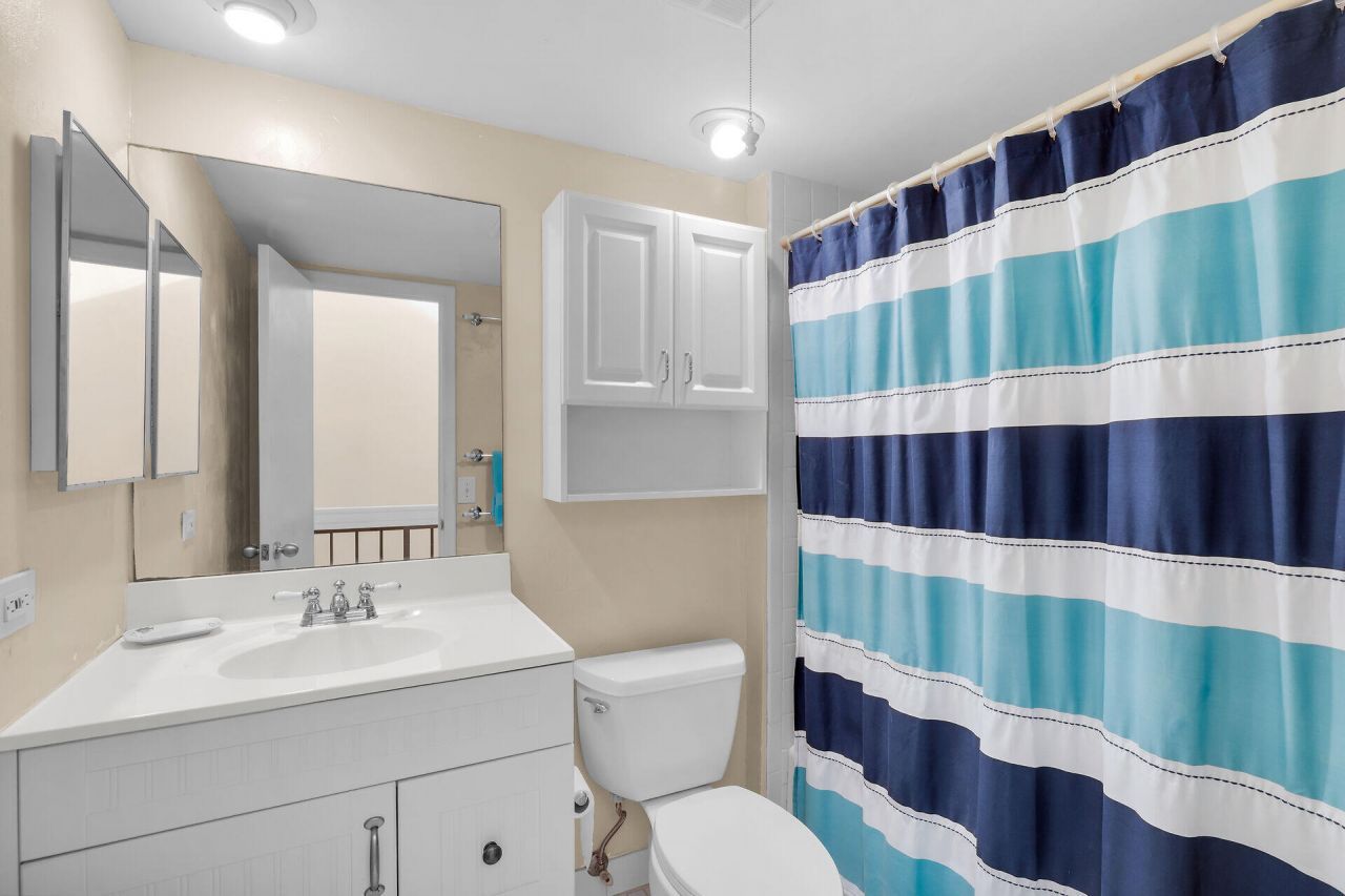 601 W Ocean Drive, Unit 410, Key Colony, FL 33051 Photo