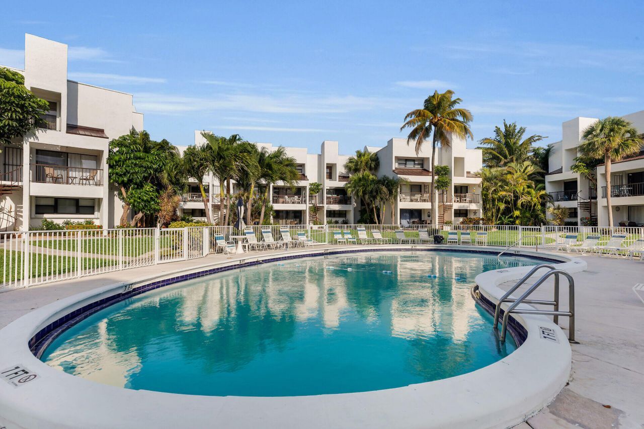 601 W Ocean Drive, Unit 410, Key Colony, FL 33051 Photo