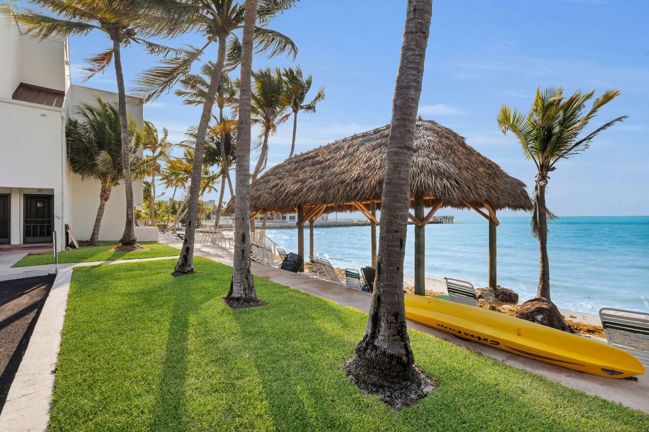 601 W Ocean Drive, Unit 410, Key Colony, FL 33051 Photo