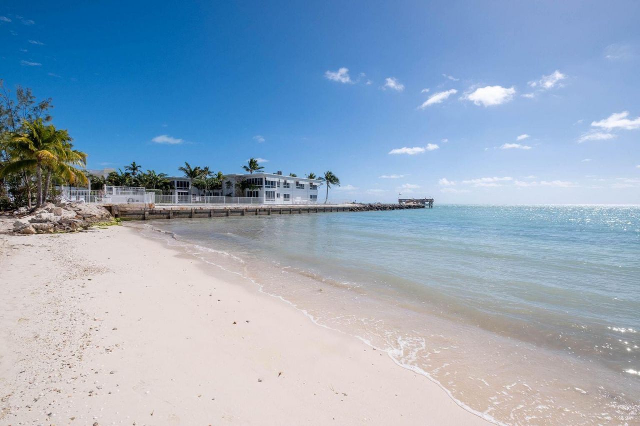 601 W Ocean Drive, Unit 410, Key Colony, FL 33051 Photo