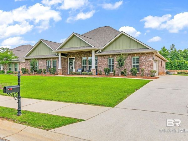 323 Wakefield Avenue, Fairhope, AL 36532