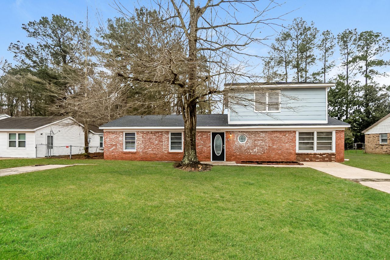 3253 Stonehaven Drive Photo 1