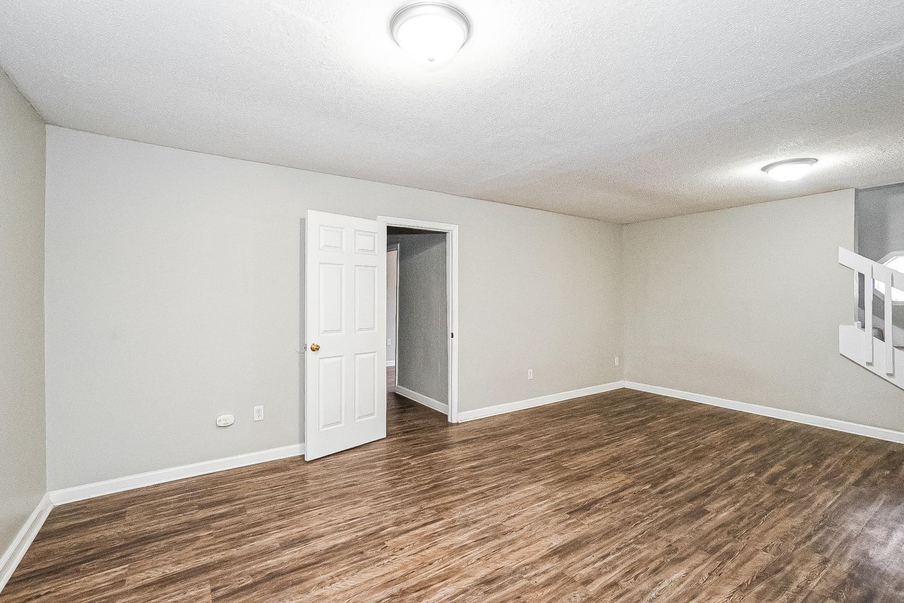 3253 Stonehaven Drive Photo 3