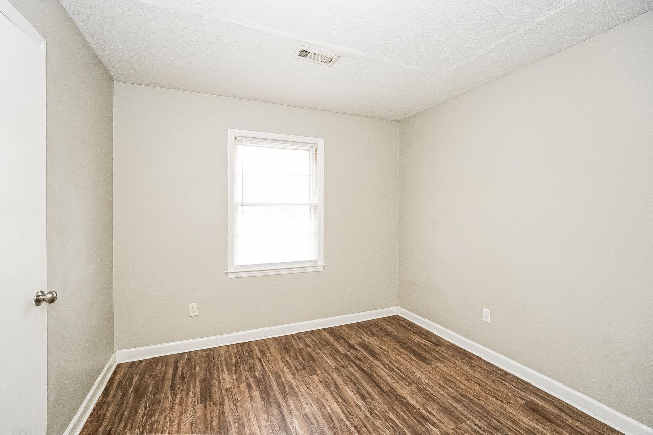 3253 Stonehaven Drive Photo 7