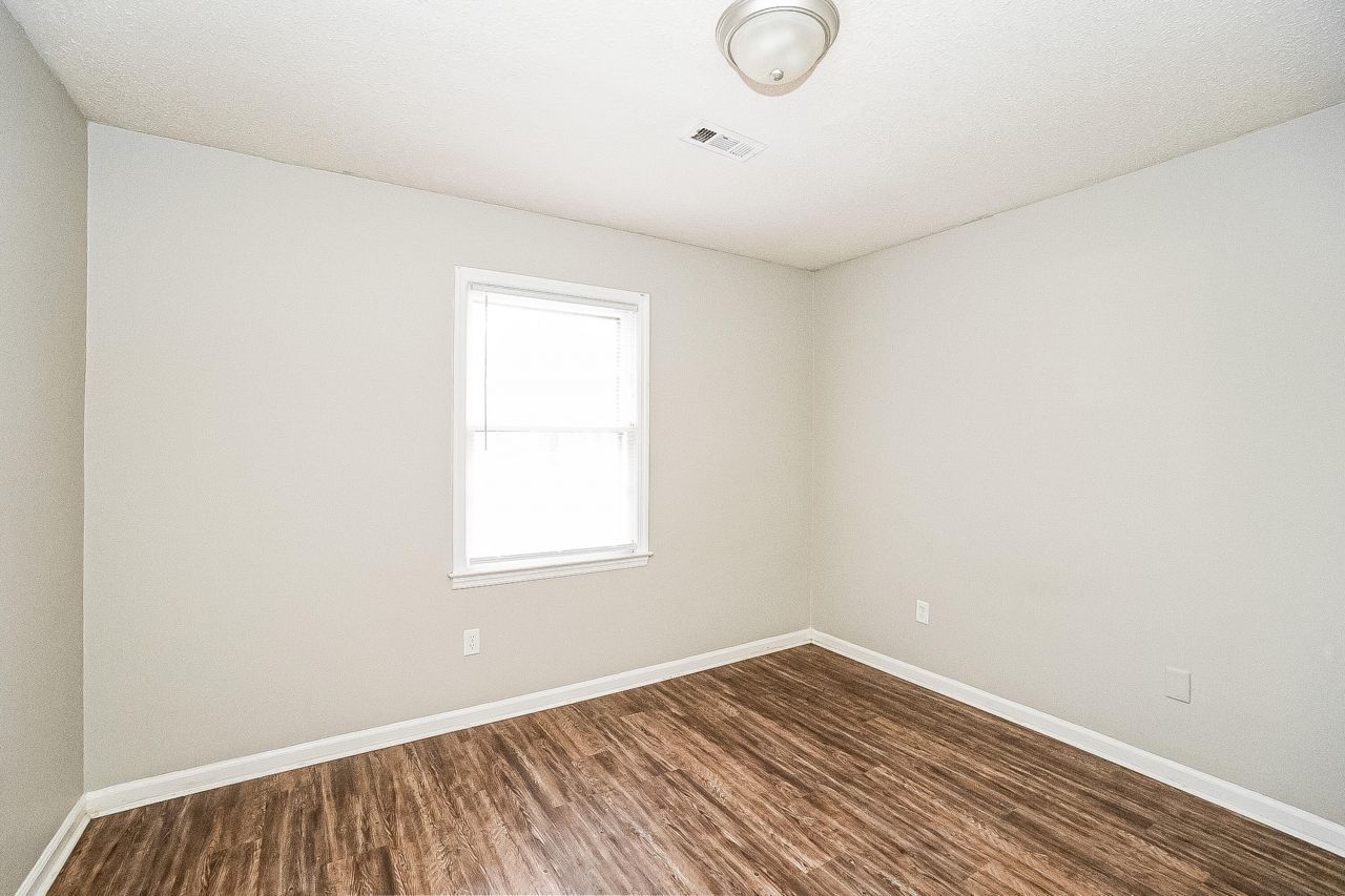 3253 Stonehaven Drive Photo 9