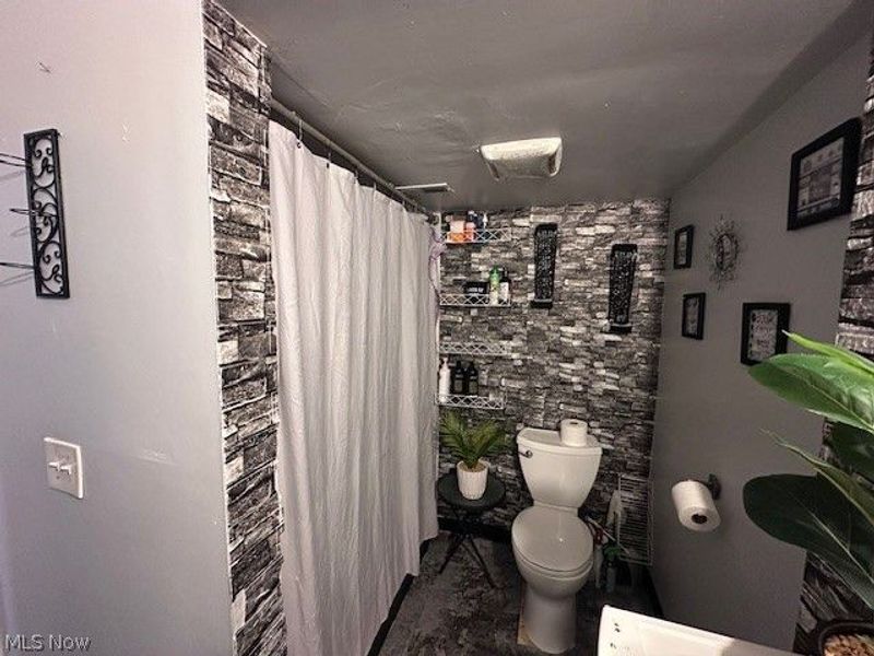 3803 Cress Road, Cleveland, OH 44111 Photo 14