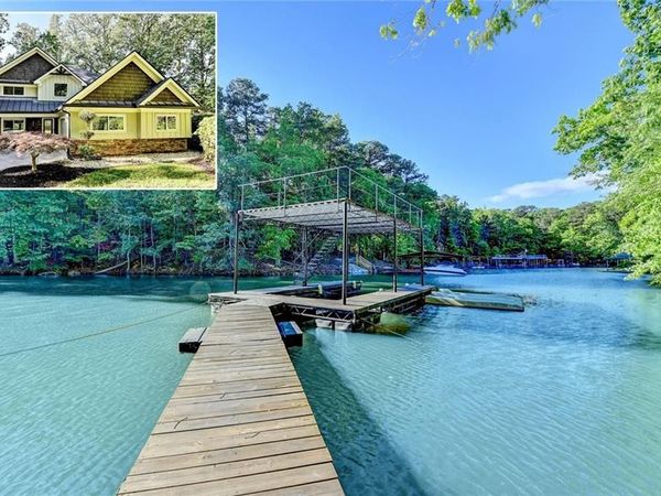 975 Timber Lake Trail , Cumming, GA 30041