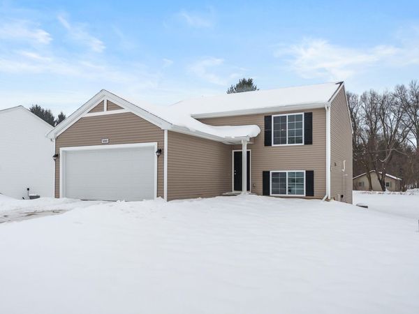 5088 Lake Pines Court, Vicksburg, MI 49097