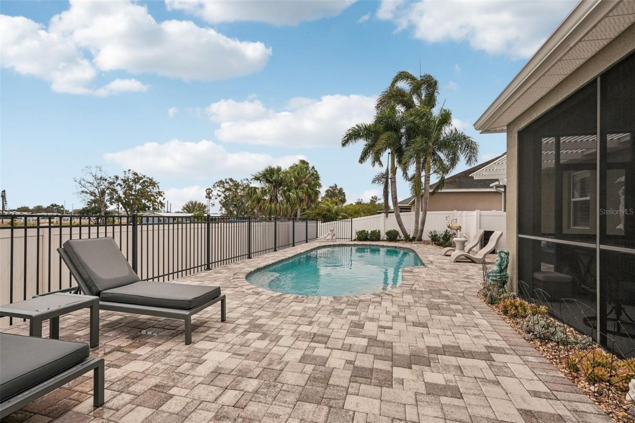 1303 Parker Den Drive, Ruskin, FL 33570 Photo