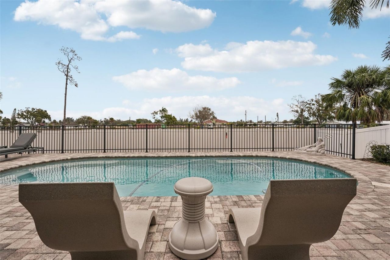 1303 Parker Den Drive, Ruskin, FL 33570 Photo