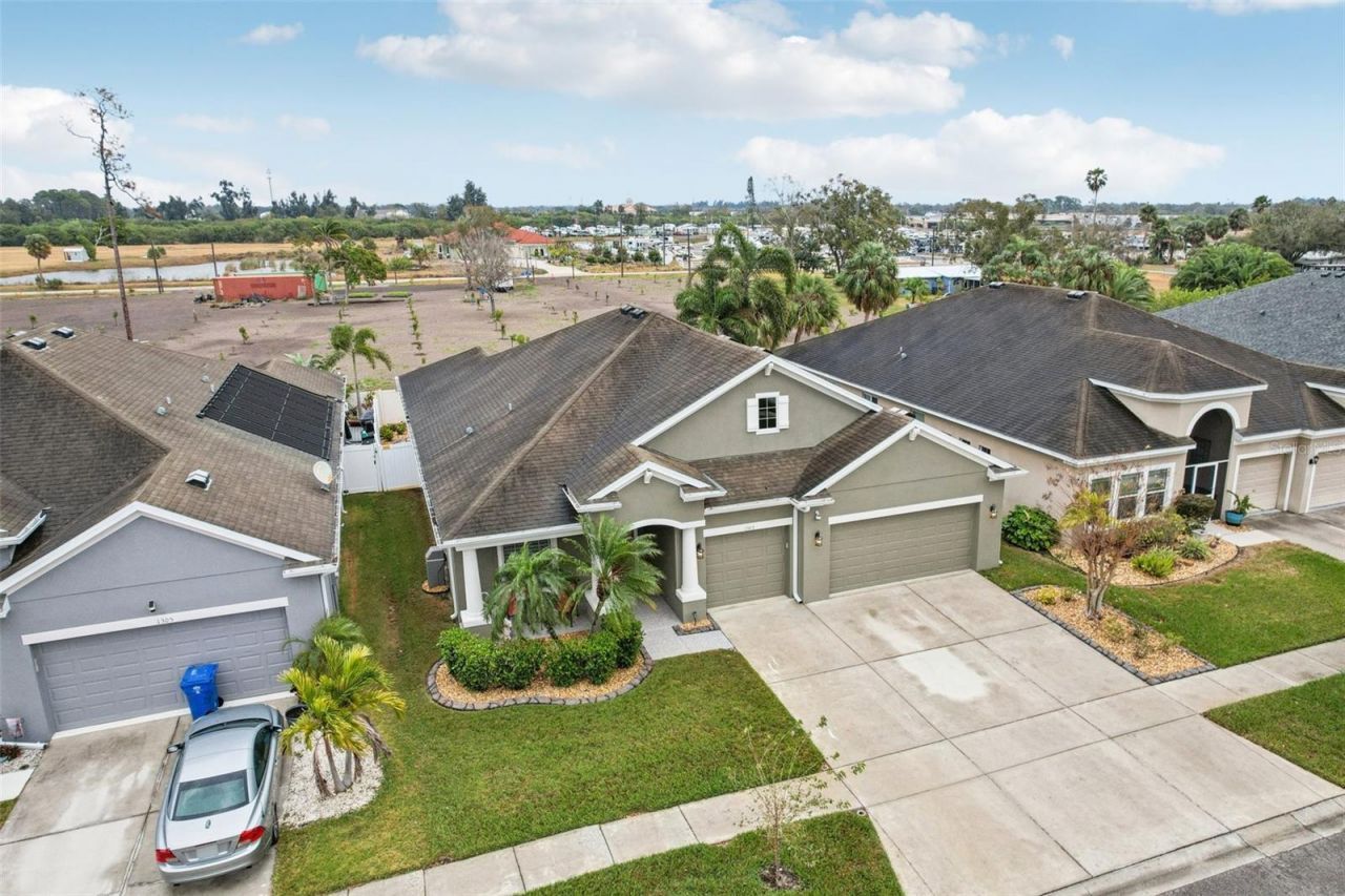 1303 Parker Den Drive, Ruskin, FL 33570 Photo