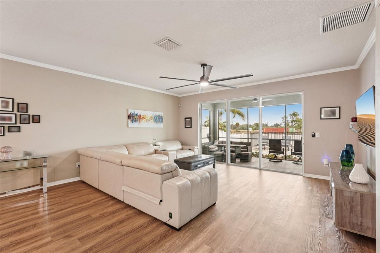 1303 Parker Den Drive, Ruskin, FL 33570 Photo