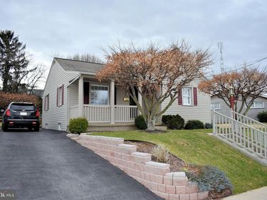 436 GRANDVIEW AVENUE, CHAMBERSBURG, PA 17201