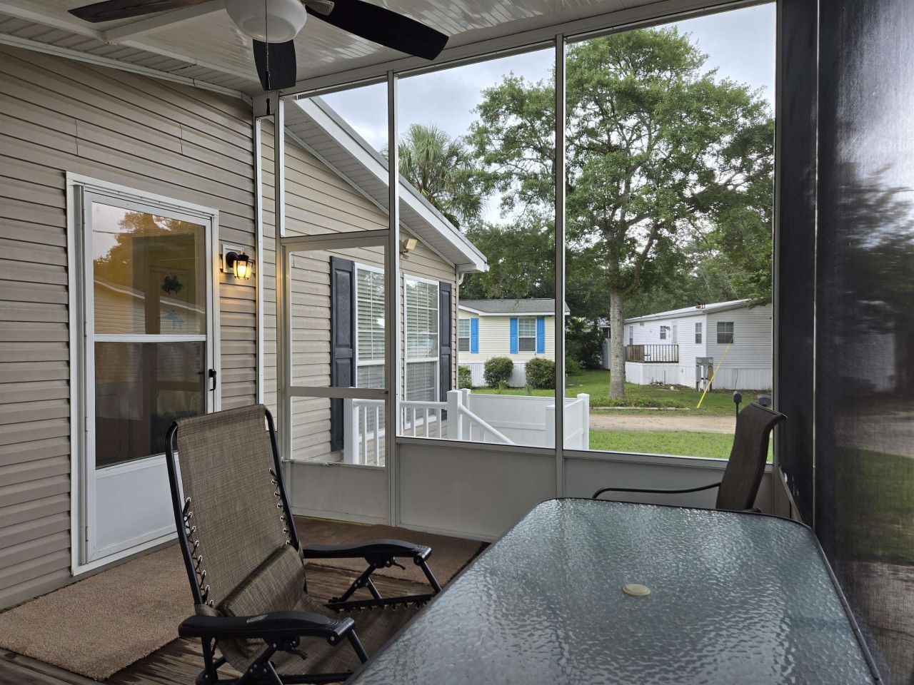 344 Clam Shell Circle Photo 4