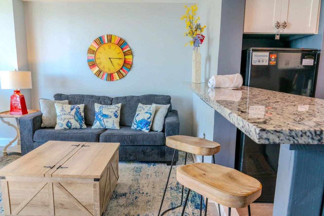 2310 N Ocean Blvd. Photo 8