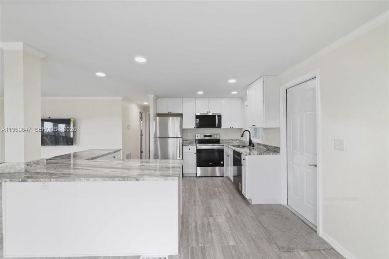 62 Kiowa, Fort Myers Beach, FL 33931 Photo