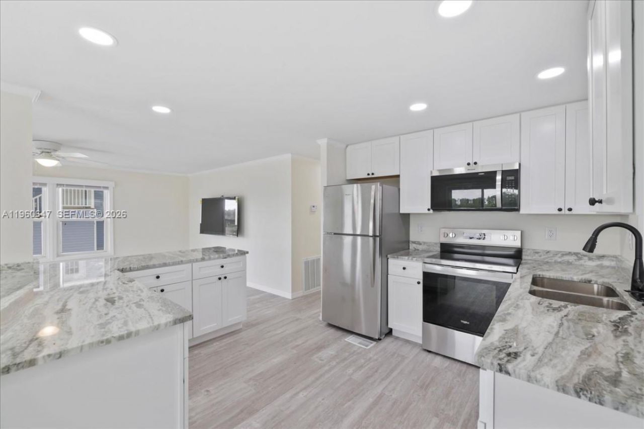 62 Kiowa, Fort Myers Beach, FL 33931 Photo