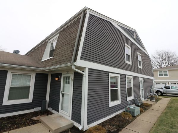 360 Farmingdale Circle, Unit 360, Vernon Hills, IL 60061