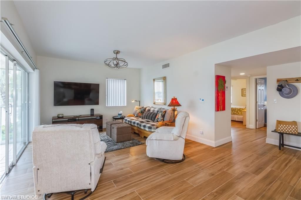 2671 Citrus Lake Dr, Unit E-201, Naples, FL 34109 Photo