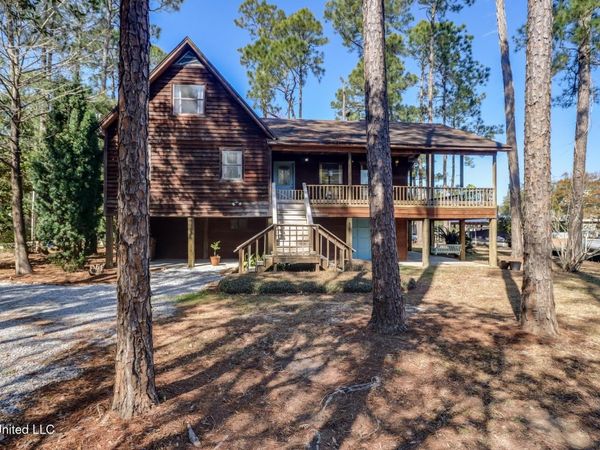 112 Dogwood Lane, Pass Christian, MS 39571