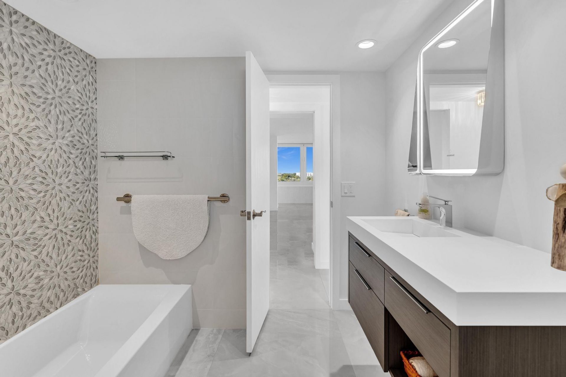 201 N Riverside Drive, Unit 802, Pompano Beach, FL 33062 Photo