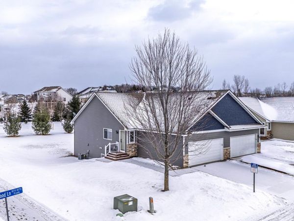 10751 Knollwood Lane, Woodbury, MN 55129