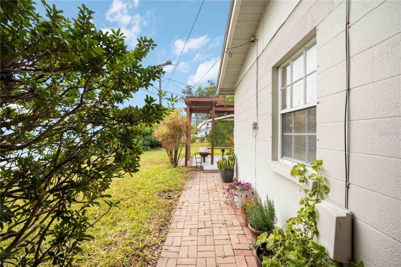 7332 Broughton Street, Sarasota, FL 34243 Photo