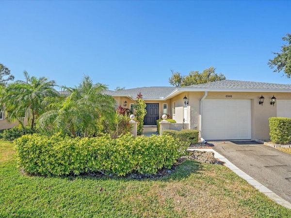 6948 W COUNTRY CLUB DRIVE N, Unit V-81, SARASOTA, FL 34243
