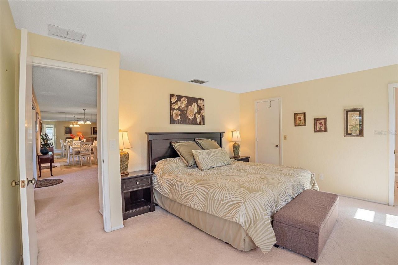 6948 W Country Club Drive N, Unit V-81, Sarasota, FL 34243 Photo