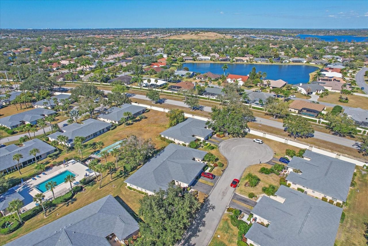 6948 W Country Club Drive N, Unit V-81, Sarasota, FL 34243 Photo