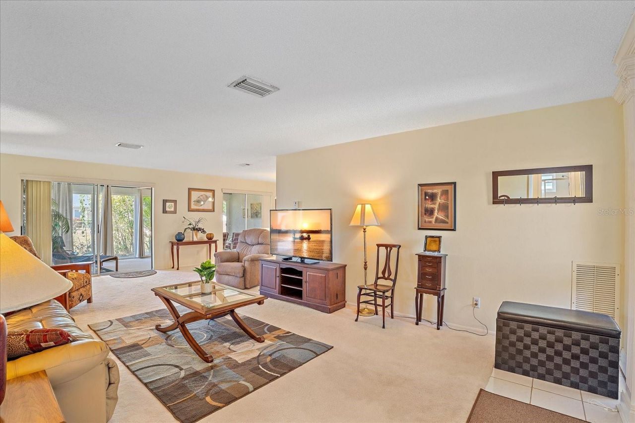 6948 W Country Club Drive N, Unit V-81, Sarasota, FL 34243 Photo