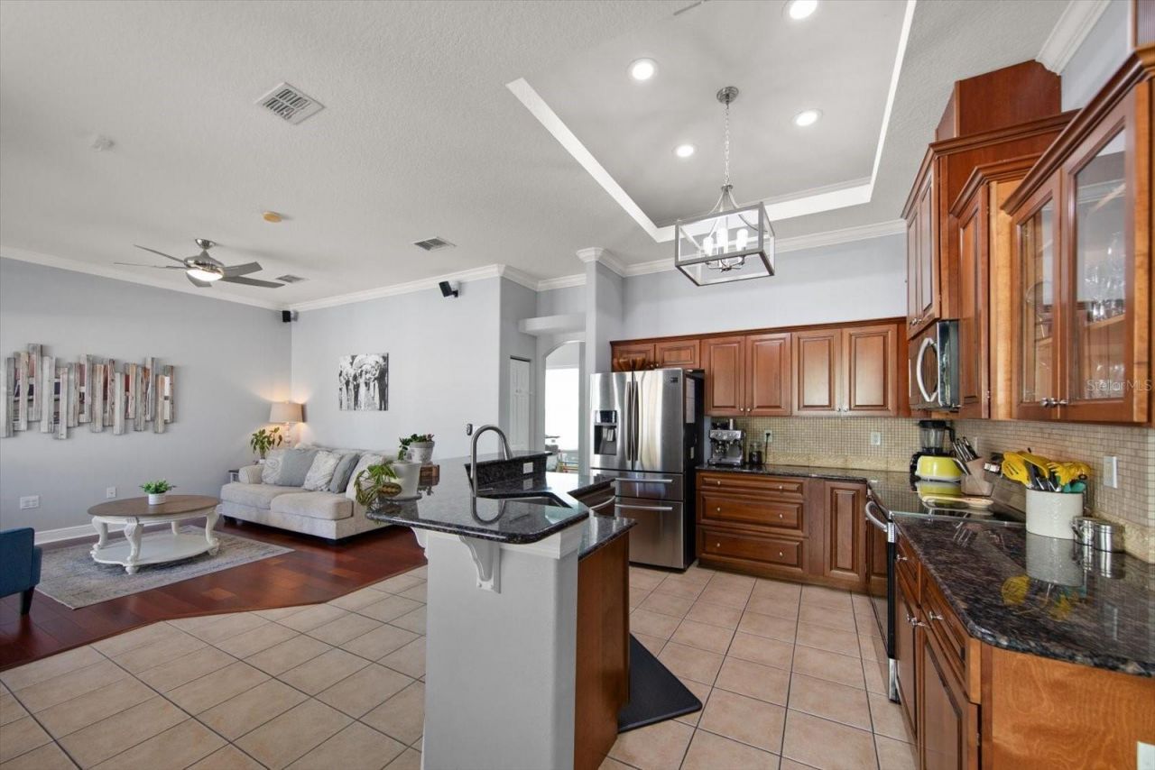 8169 Wild Oaks Circle, Largo, FL 33773 Photo