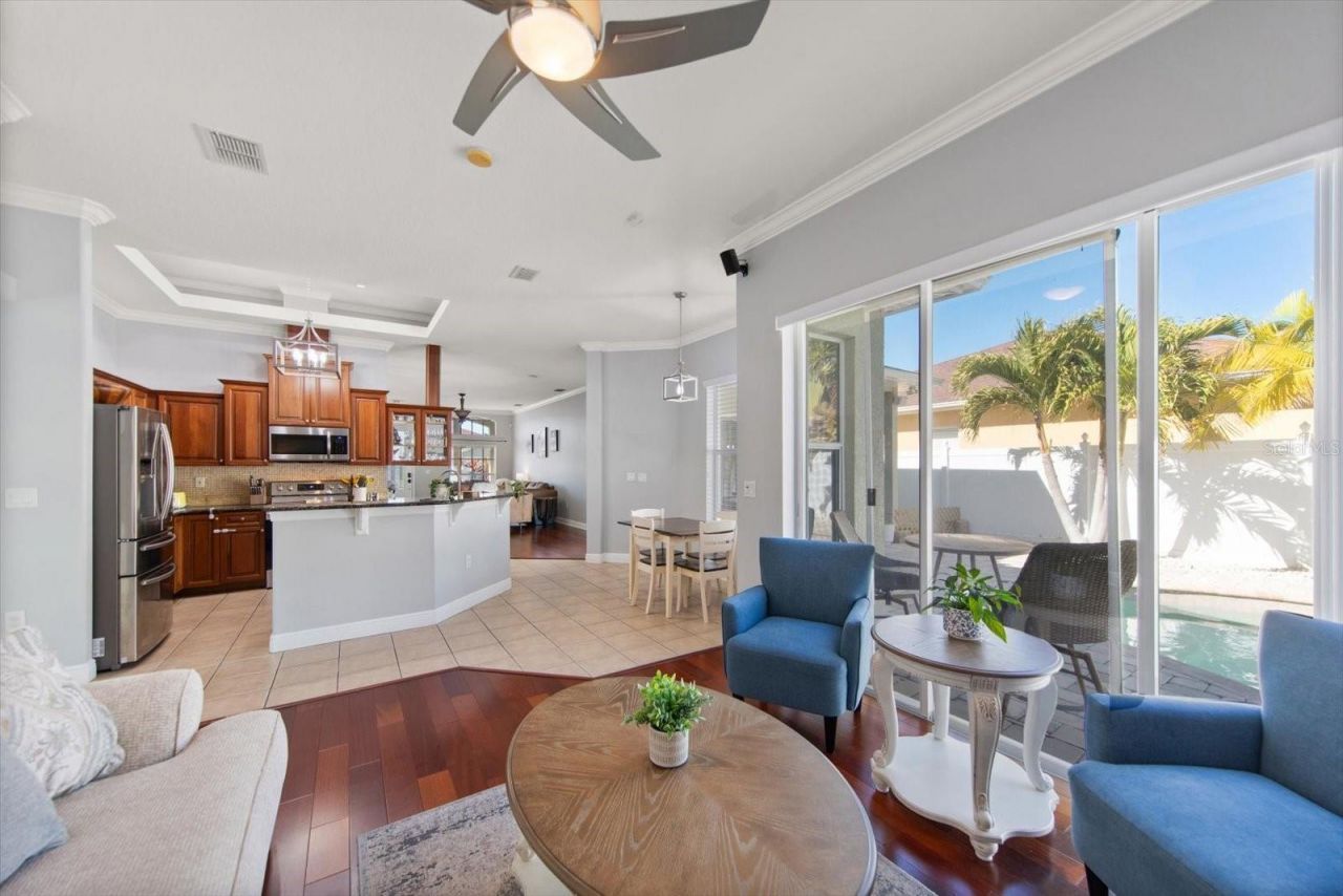 8169 Wild Oaks Circle, Largo, FL 33773 Photo