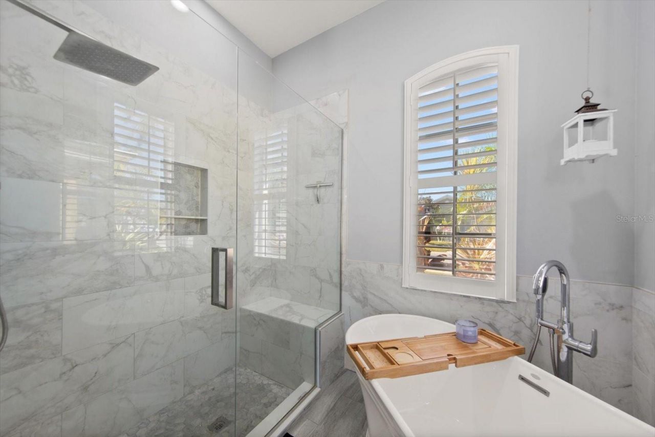 8169 Wild Oaks Circle, Largo, FL 33773 Photo