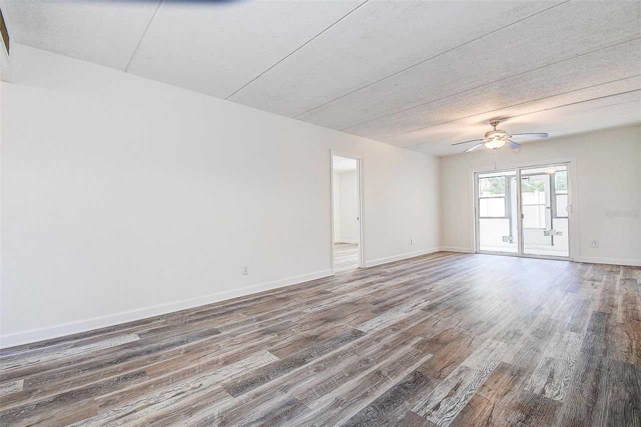 4435 1st Street Ne, Unit 111, Saint Petersburg, FL 33703 Photo