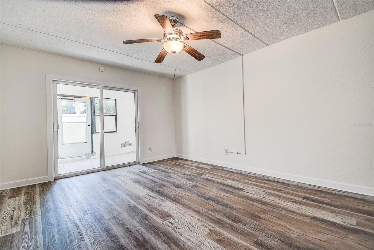 4435 1st Street Ne, Unit 111, Saint Petersburg, FL 33703 Photo