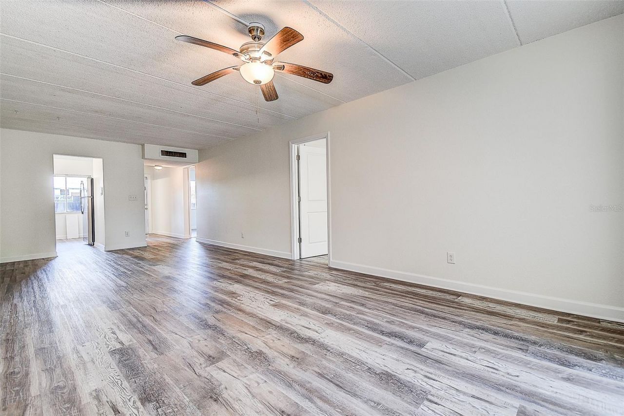 4435 1st Street Ne, Unit 111, Saint Petersburg, FL 33703 Photo