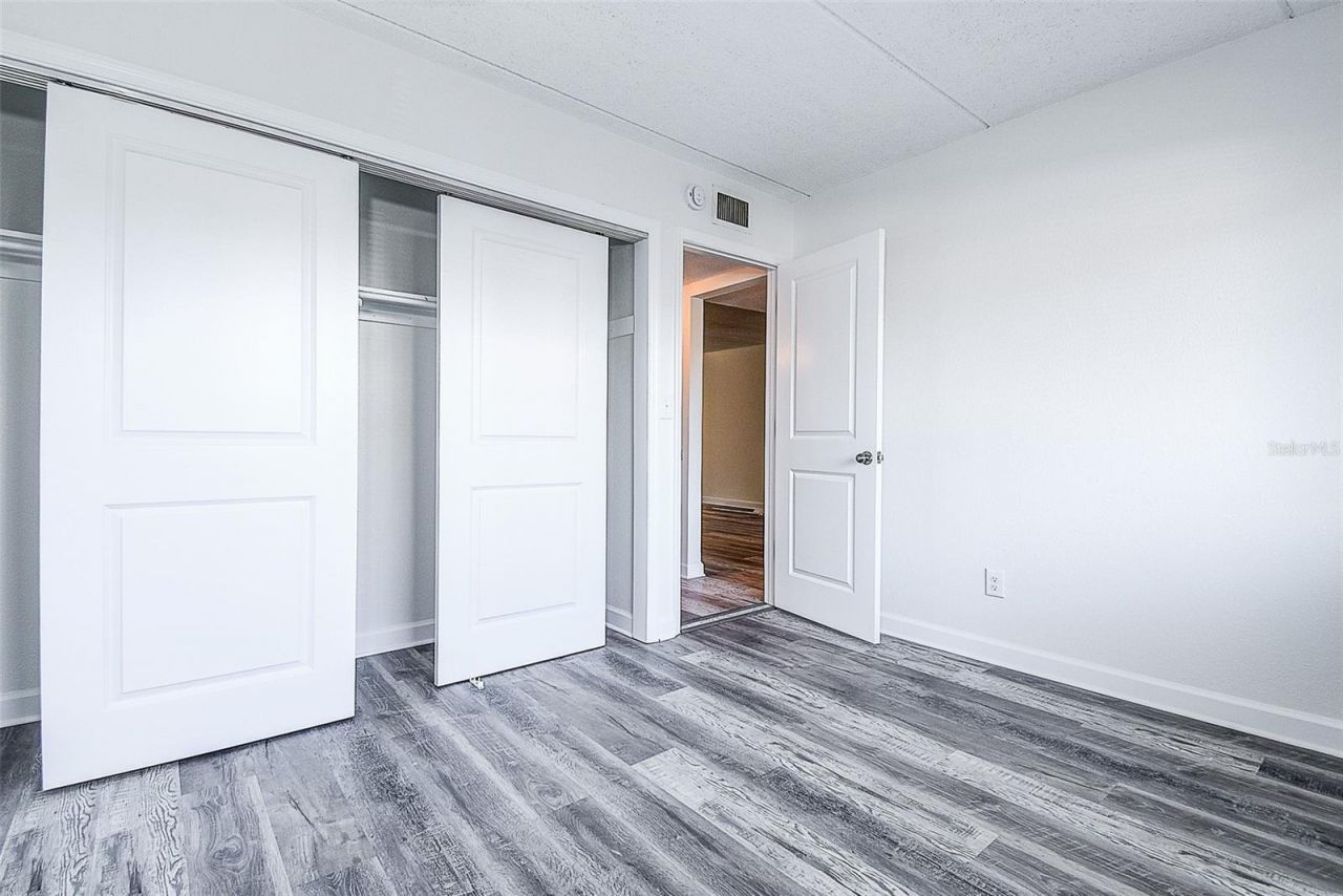 4435 1st Street Ne, Unit 111, Saint Petersburg, FL 33703 Photo