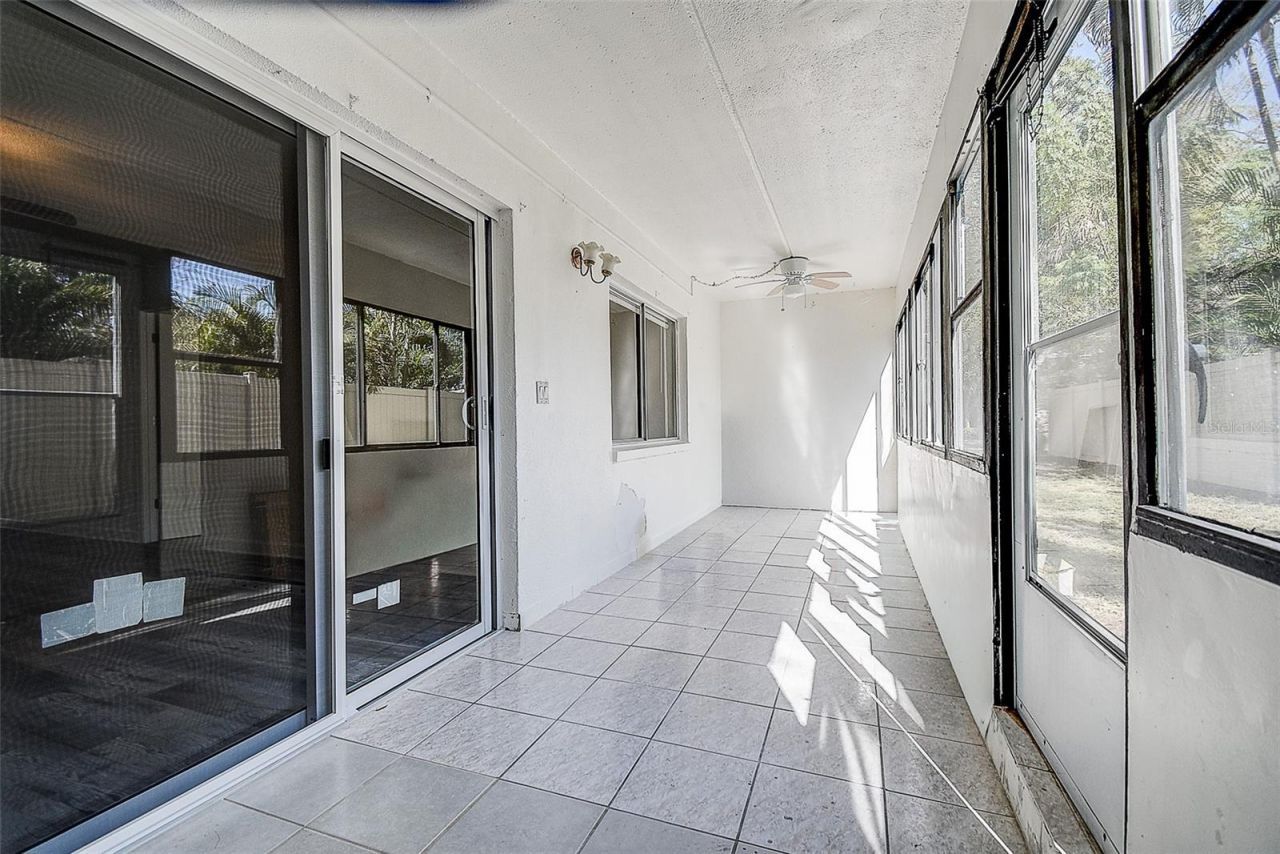 4435 1st Street Ne, Unit 111, Saint Petersburg, FL 33703 Photo