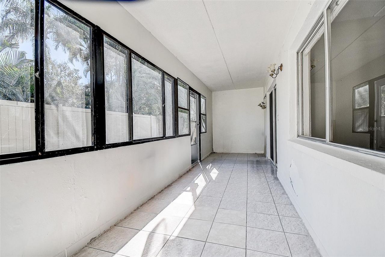 4435 1st Street Ne, Unit 111, Saint Petersburg, FL 33703 Photo