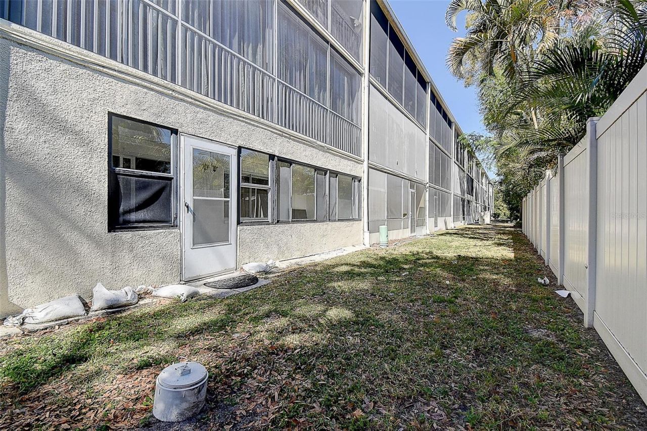 4435 1st Street Ne, Unit 111, Saint Petersburg, FL 33703 Photo