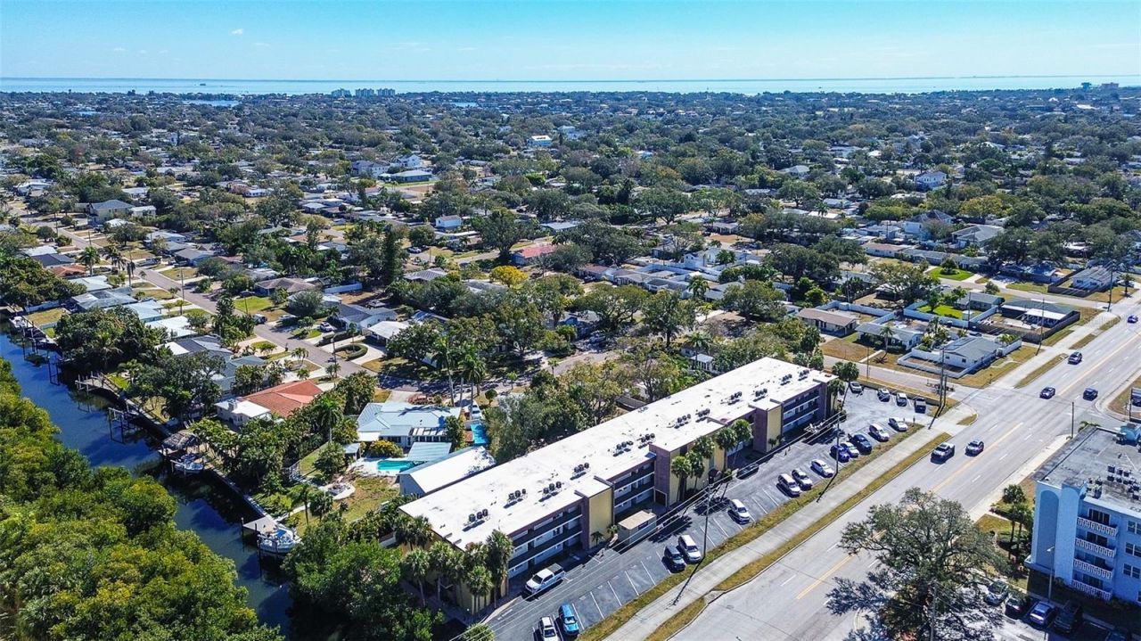 4435 1st Street Ne, Unit 111, Saint Petersburg, FL 33703 Photo