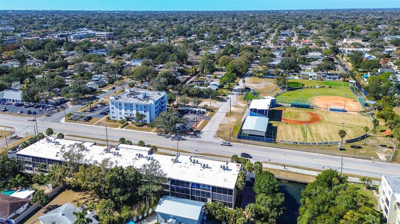 4435 1st Street Ne, Unit 111, Saint Petersburg, FL 33703 Photo