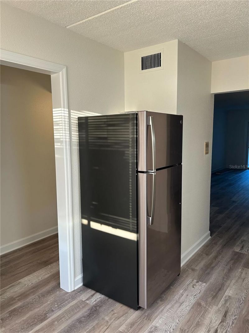 4435 1st Street Ne, Unit 111, Saint Petersburg, FL 33703 Photo