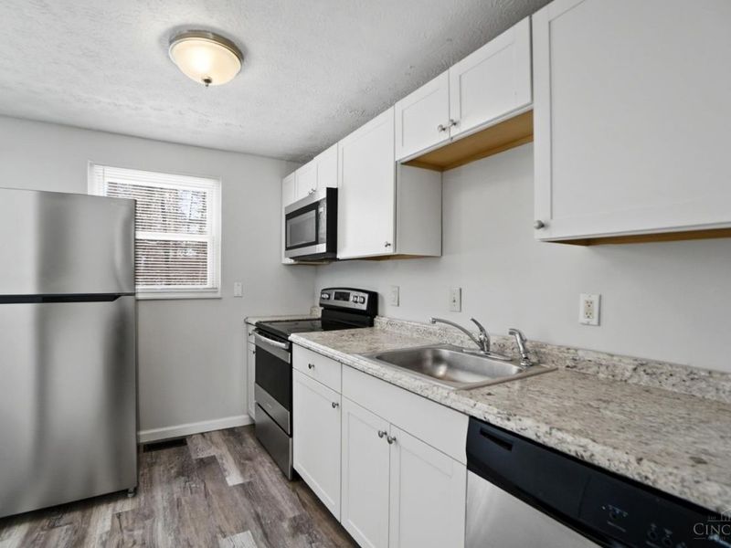 9161 Trelawney Court, Cincinnati, OH 45251 Photo 8