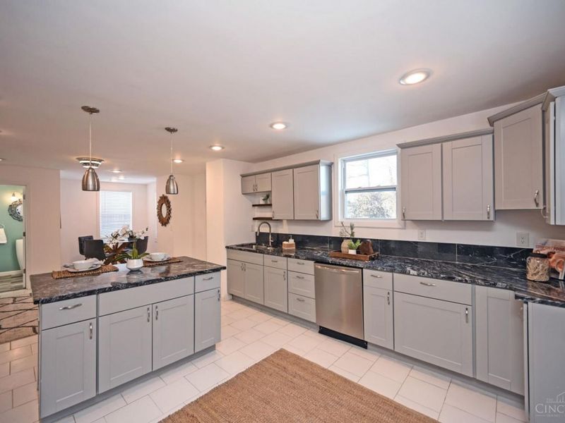 3370 Woodford Road, Cincinnati, OH 45213 Photo 11