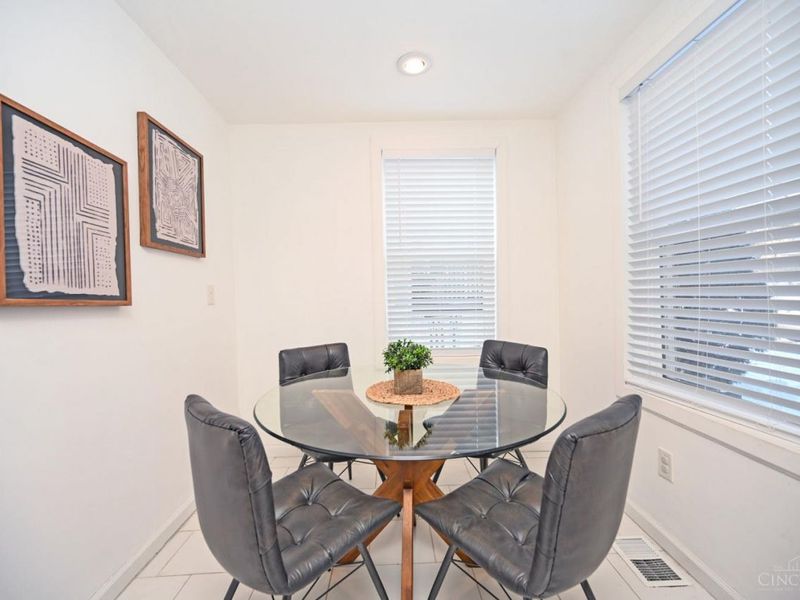 3370 Woodford Road, Cincinnati, OH 45213 Photo 14